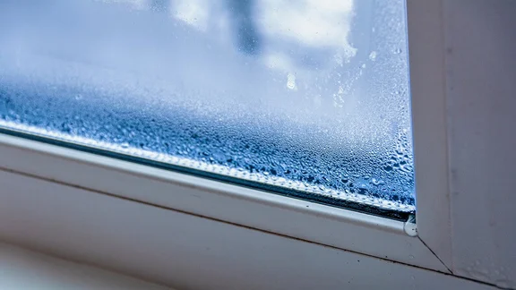Condensation in between window panes in a double-glazed window