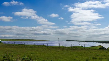 biggest solar farms.