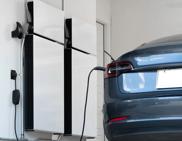 Solární baterie pro nabíjení automobilu